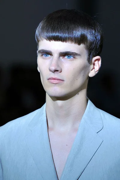 Look 9